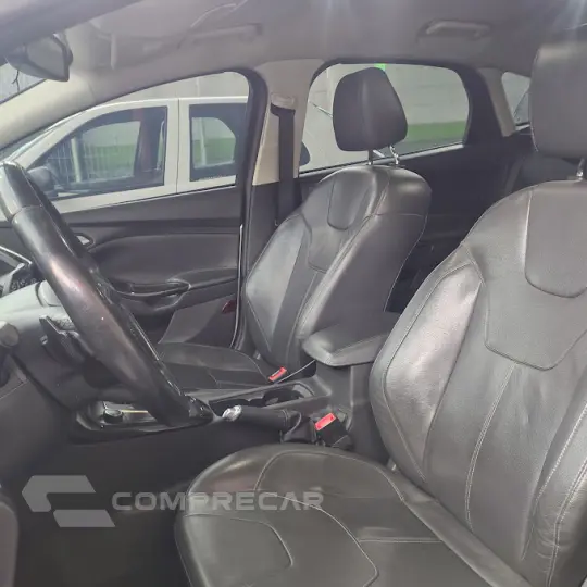 FOCUS 2.0 TITANIUM PLUS SEDAN 16V
