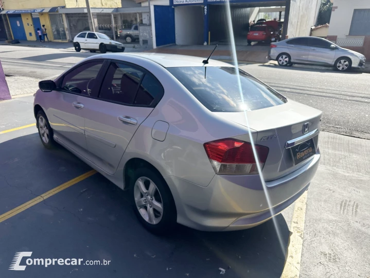 CITY 1.5 LX Sedan 16V