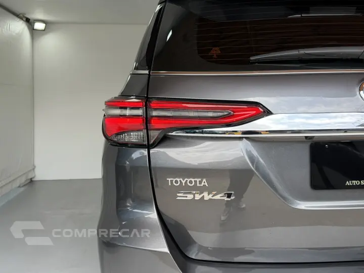 HILUX SW4 2.8 D-4d Turbo SRX 7L 4X4