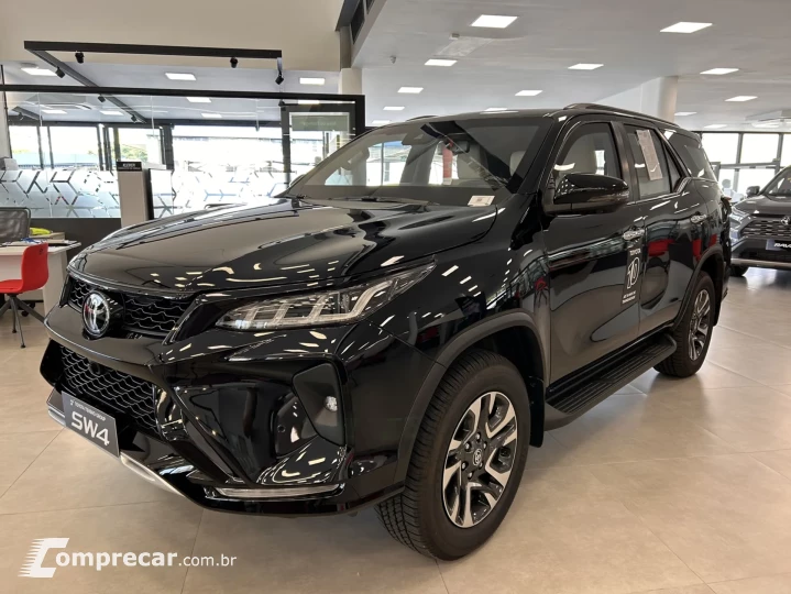 HILUX SW4 2.8 D-4D TURBO DIESEL DIAMOND 7L 4X4 AUTOMÁTICO