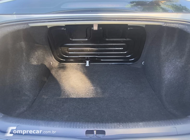 POLO SEDAN 1.6 MI 8V