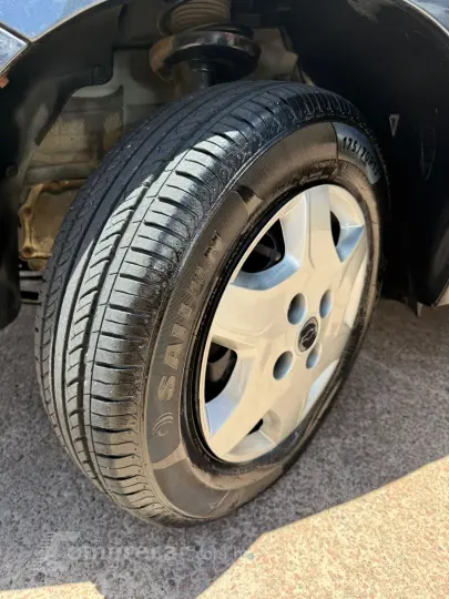 CELTA 1.0 MPFI Life 8V