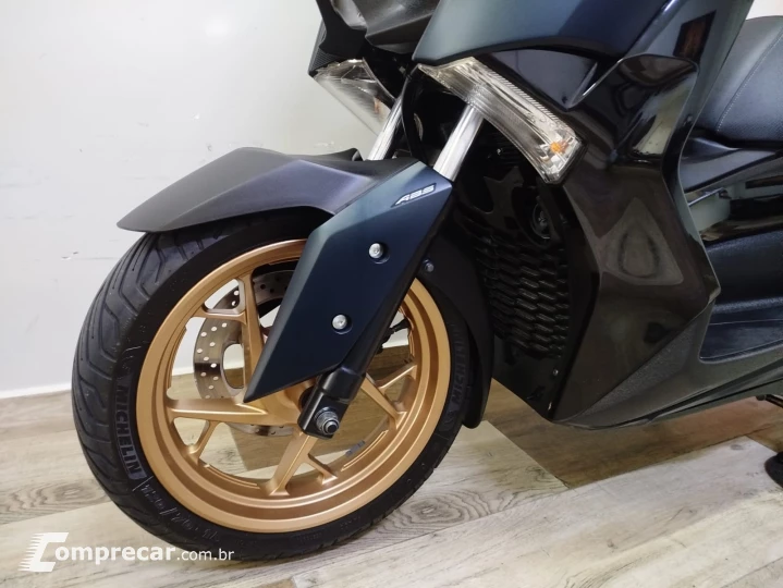 XMAX 250