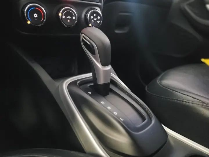 TRACKER LT 1.0 Turbo 12V Flex Aut.