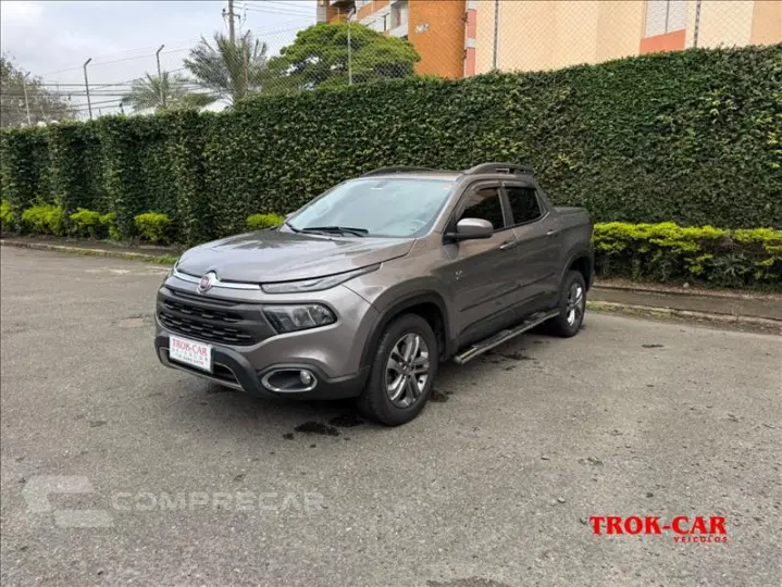 TORO 2.0 16V Turbo Freedom 4WD