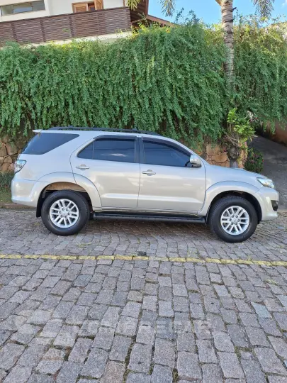 HILUX 3.0 SRV 4X4 CD 7 Lugares 16V Turbo Intercooler