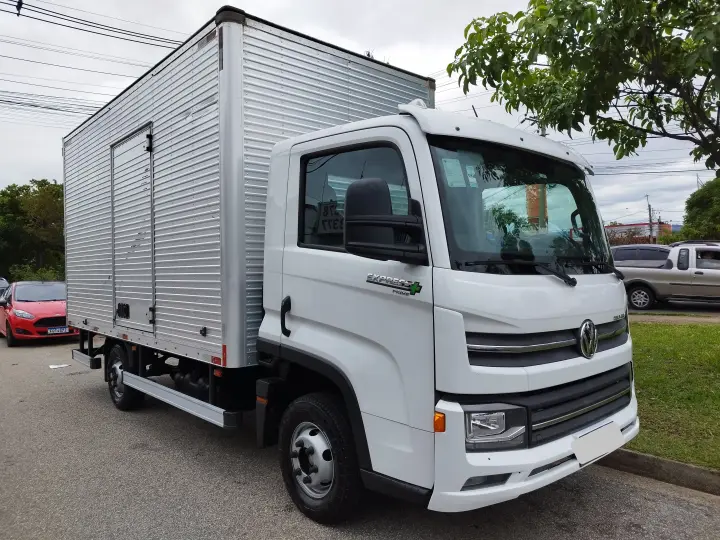 Delivery Express+ 2.8 Prime + Baú Facchini