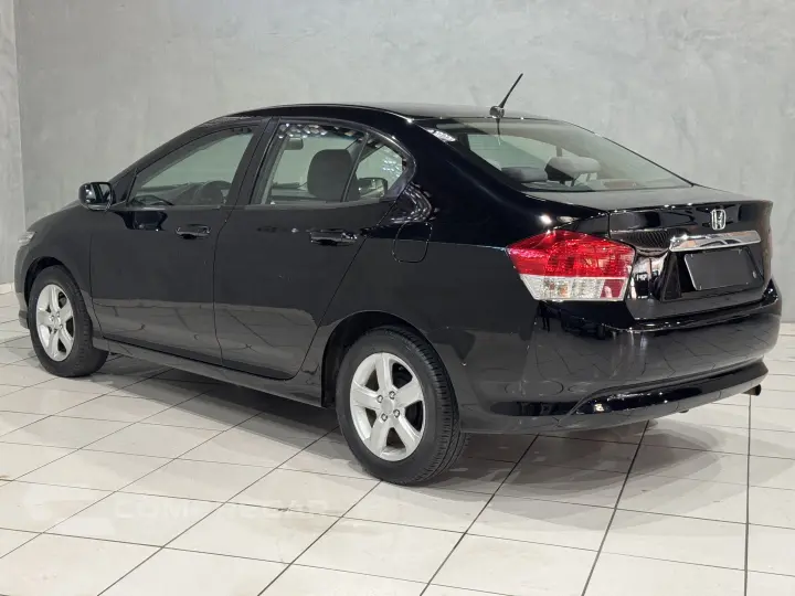 CITY 1.5 LX Sedan 16V