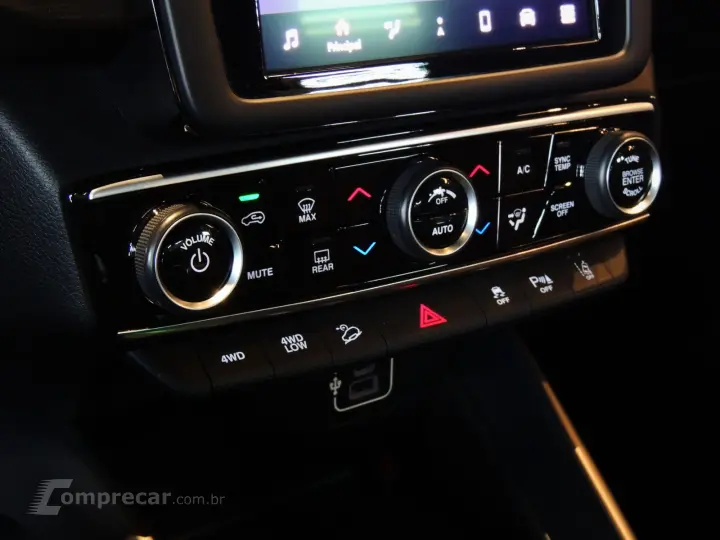 TORO 2.0 16V Turbo Ranch 4WD AT9