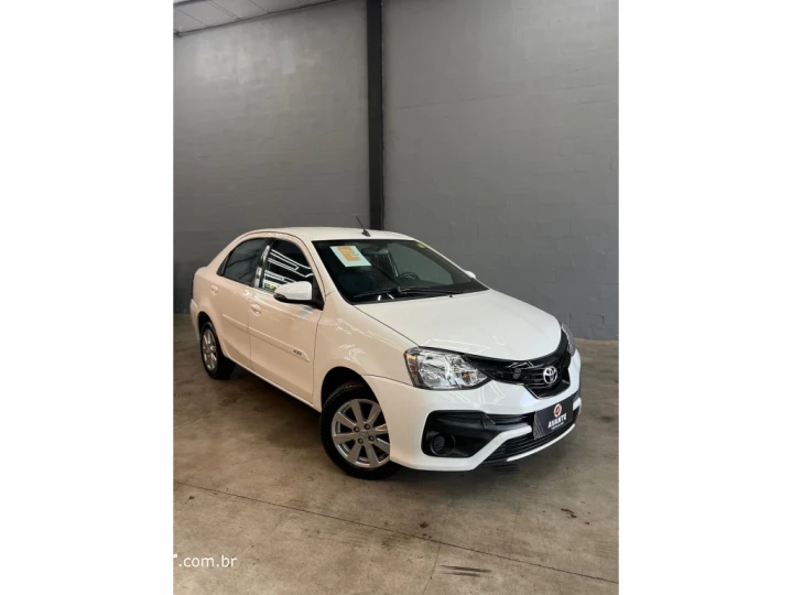 ETIOS 1.5 X PLUS SEDAN 16V FLEX 4P AUTOMÁTICO