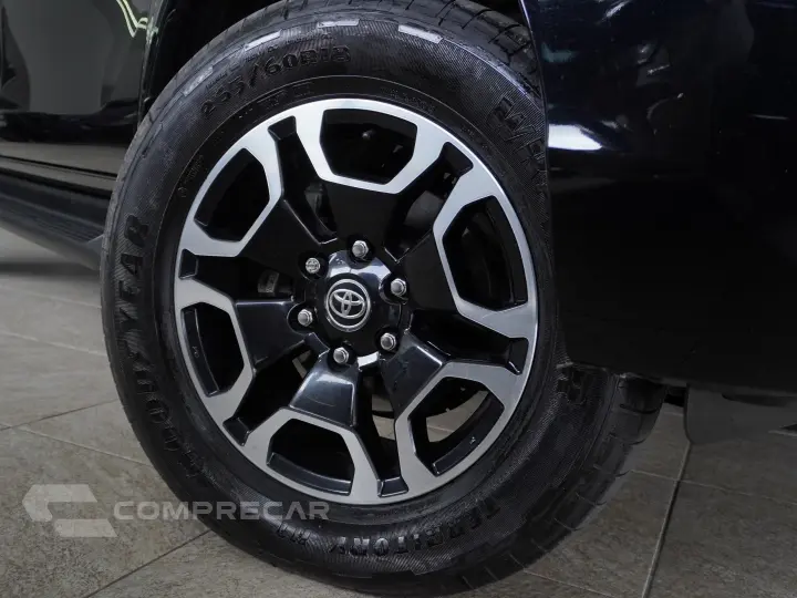 HILUX 2.8 D-4D TURBO DIESEL CD SRX 4X4 AUTOMÁTICO