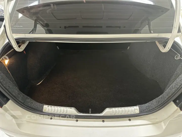 VOYAGE 1.0 12V MPI TOTALFLEX 4P MANUAL