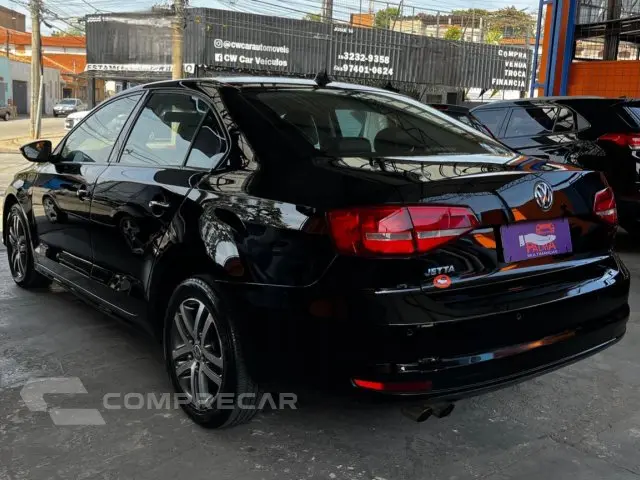 JETTA - 2.0 COMFORTLINE 4P TIPTRONIC