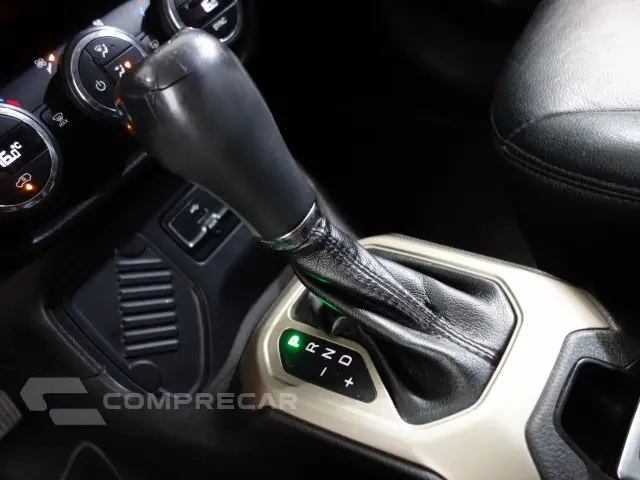RENEGADE - 1.8 16V LONGITUDE 4P AUTOMÁTICO
