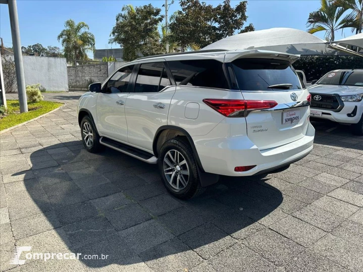HILUX SW4 2.8 SRX 4X4 7 LUGARES 16V TURBO INTERCO