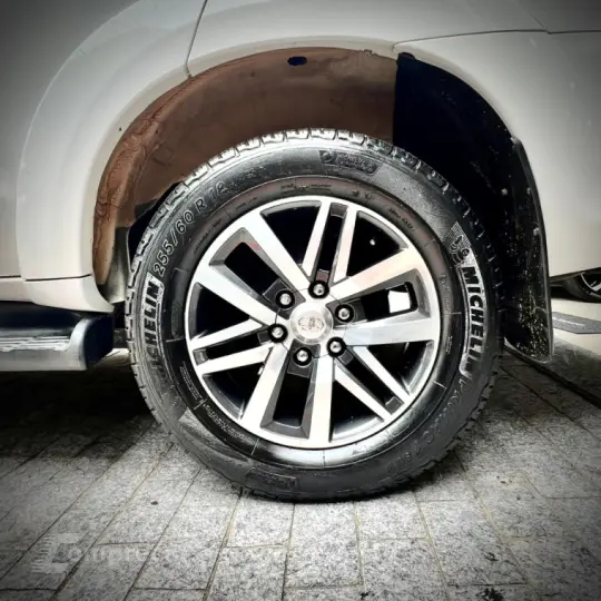 HILUX SW4 3.0 SRV 4X4 7 Lugares 16V Turbo Intercooler