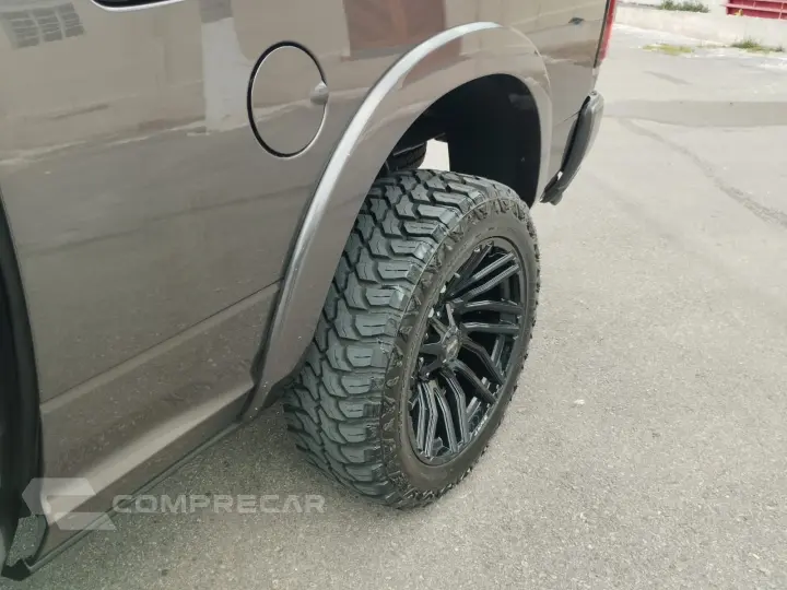 2500 6.7 I6 Turbo Laramie Night Edition CD 4X4