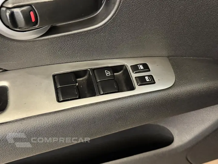 Livina 1.8 S 16V Flex 4P Automático