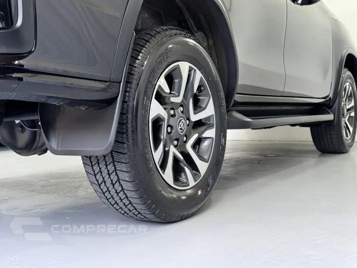 HILUX SW4 2.8 D-4d Turbo Diamond 7L 4X4