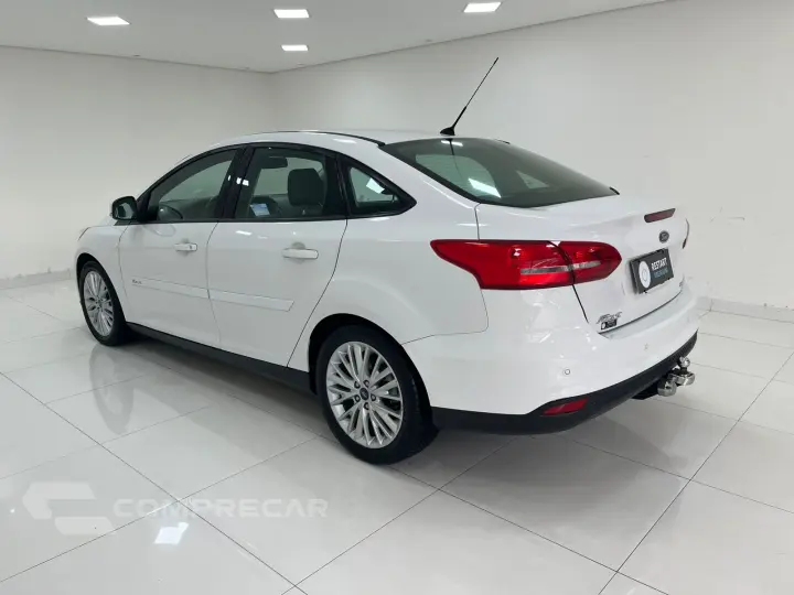 FOCUS 2.0 SE Plus Sedan 16V