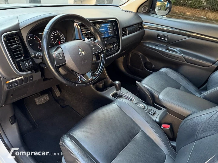 OUTLANDER 2.2 Mivec Di-d Hpe-s AWD