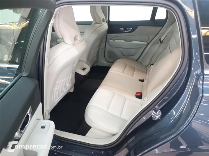 V60 2.0 T5 Momentum Geartronic