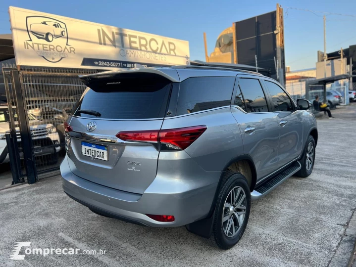 HILUX SW4 2.8 D-4d Turbo SRX 4X4