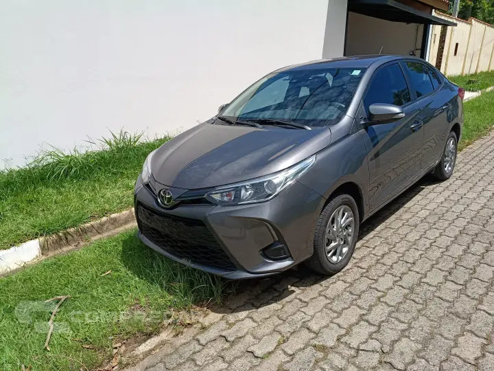 YARIS 1.5 16V Sedan XS