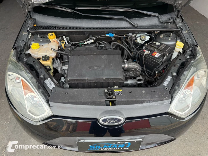 FIESTA 1.6 MPI Class Hatch 8V