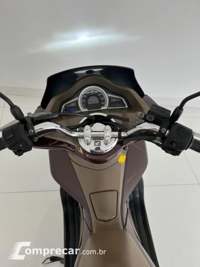 PCX 150 DLX