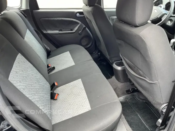 FIESTA 1.6 MPI Class Hatch 8V