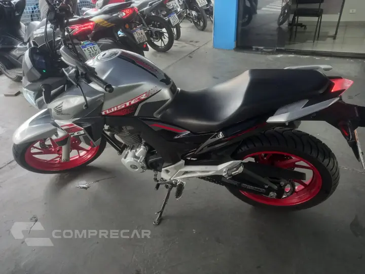 Honda cb 300 Twister