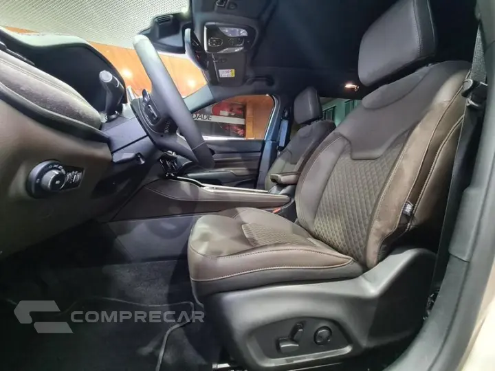 Commander Overl. 2.2 TD 4x4 Diesel Aut.