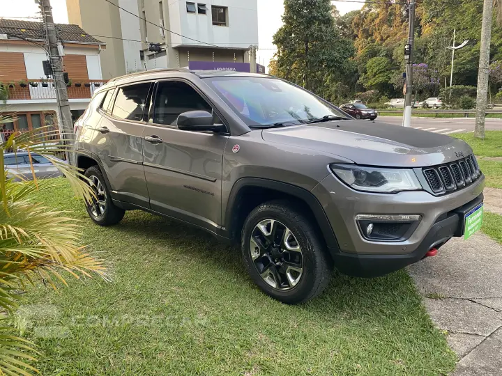 COMPASS 2.0 16V Trailhawk 4X4