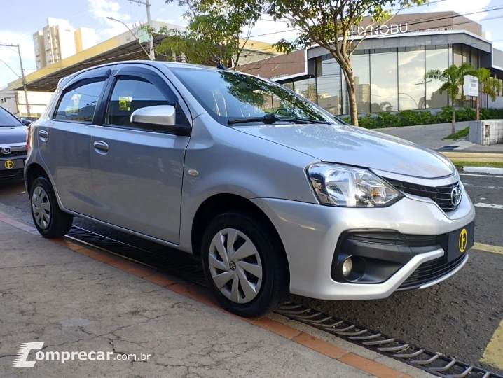 Etios Hatch 1.5 16V 4P FLEX XS AUTOMÁTICO