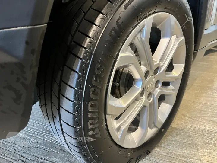 Commander 1.3 16V 4P FLEX T270 LONGITUDE TURBO AUTOMÁTICO AT