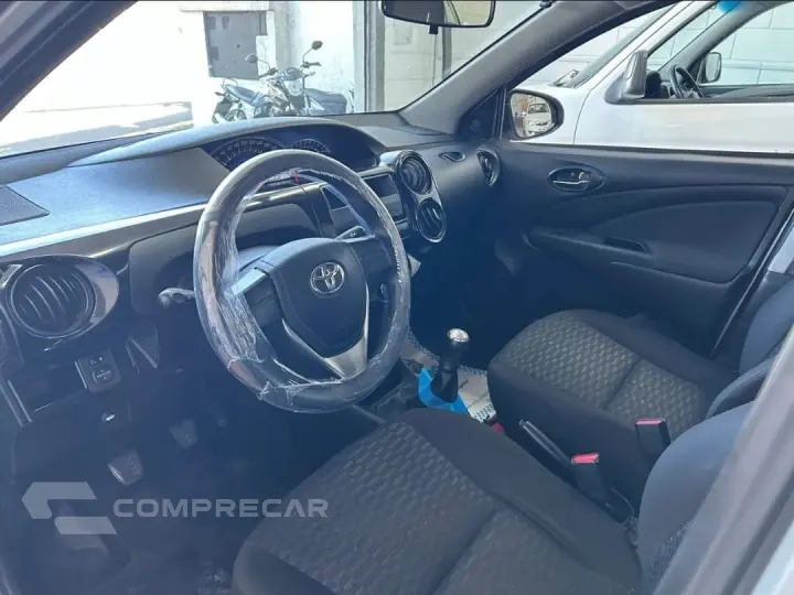 ETIOS XS Sedan1.5 Flex 16V 4p Mec.