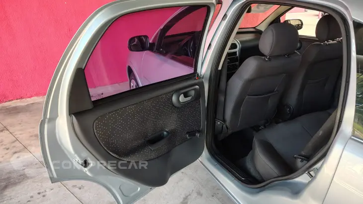 CORSA 1.4 MPFI Premium Sedan 8V
