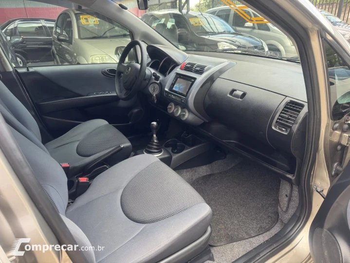 Fit 1.4 16V 4P LX FLEX