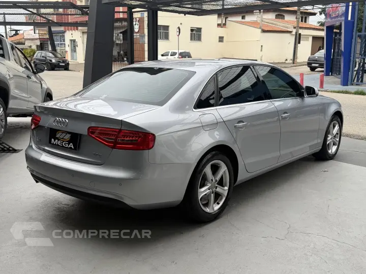 A4 1.8 TFSI AMBIENTE GASOLINA 4P MULTITRONIC
