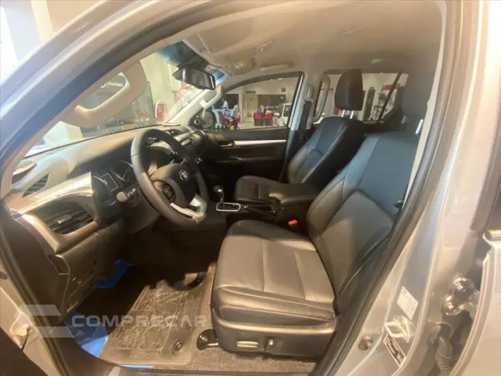 HILUX 2.8 D-4D TURBO DIESEL CD SRX 4X4 AUTOMÁTICO