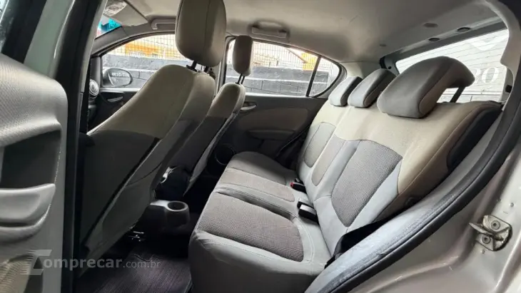 Palio ESSENCE 1.6 Flex 16V 5p