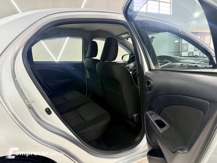 ETIOS 1.5 X Plus Sedan 16V