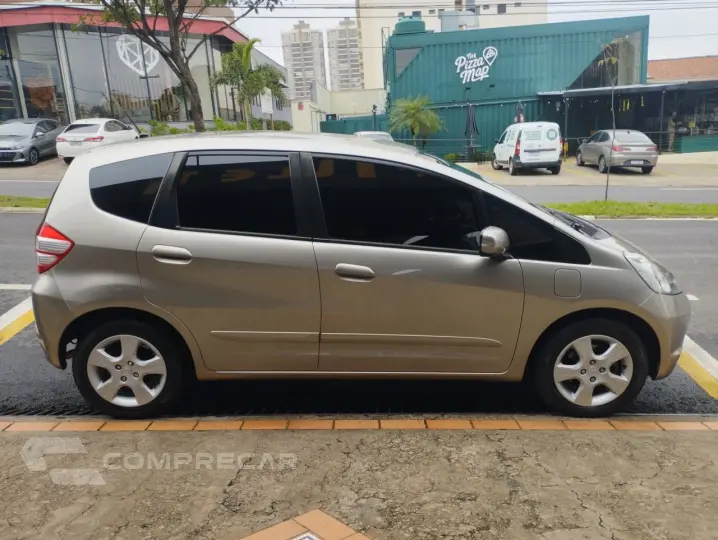Fit 1.4 16V 4P LX FLEX