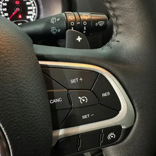 Renegade Longitude 1.8 4x2 Flex 16V Aut.