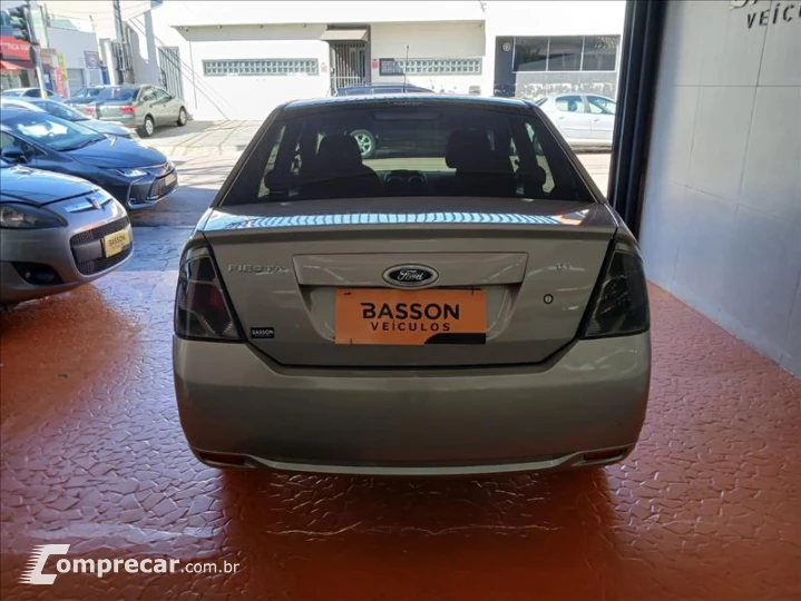 FIESTA 1.6 MPI Class Sedan 8V