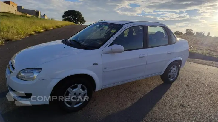 Classic Sedan 1.0 4P VHCE FLEX LS