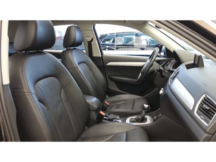 Q3 1.4 TFSI FLEX PRESTIGE PLUS S TRONIC