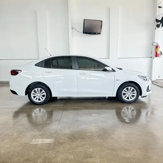 ONIX SEDAN Plus LT 1.0 12V Flex 4p Mec.