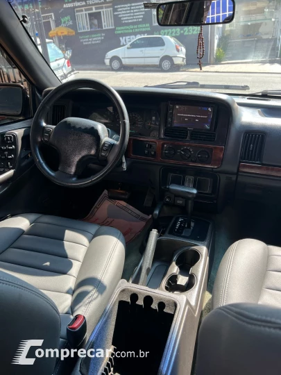 CHEROKEE 4.0 Laredo 4X4 6I 12V